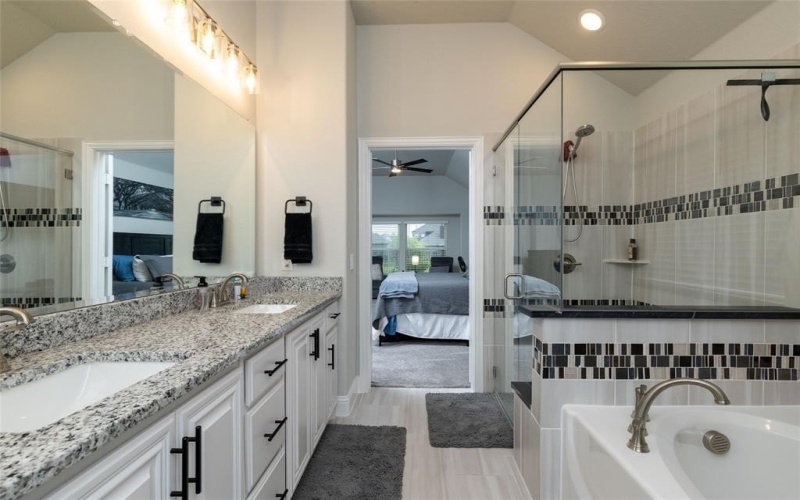 513 Livia Street, Burleson, TX 76028, 3 Bedrooms Bedrooms, ,2 BathroomsBathrooms,Residential,For Sale,513 Livia Street,20957443