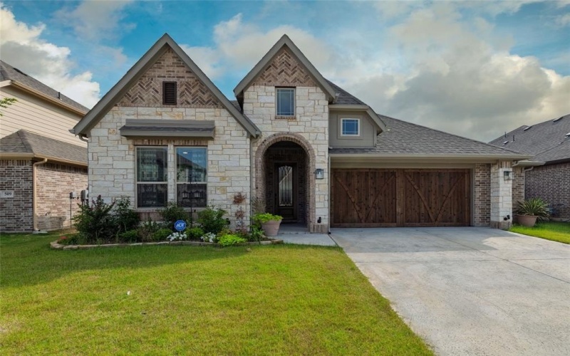 513 Livia Street, Burleson, TX 76028, 3 Bedrooms Bedrooms, ,2 BathroomsBathrooms,Residential,For Sale,513 Livia Street,20957443
