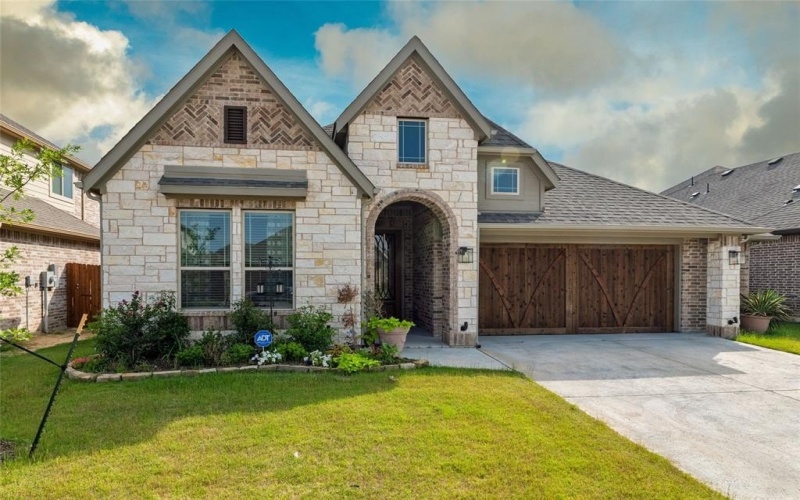 513 Livia Street, Burleson, TX 76028, 3 Bedrooms Bedrooms, ,2 BathroomsBathrooms,Residential,For Sale,513 Livia Street,20957443