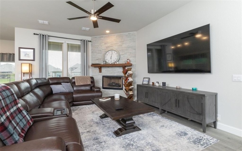 513 Livia Street, Burleson, TX 76028, 3 Bedrooms Bedrooms, ,2 BathroomsBathrooms,Residential,For Sale,513 Livia Street,20957443