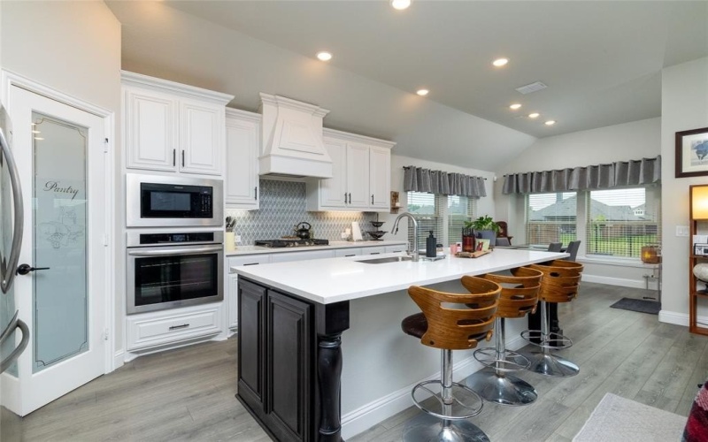 513 Livia Street, Burleson, TX 76028, 3 Bedrooms Bedrooms, ,2 BathroomsBathrooms,Residential,For Sale,513 Livia Street,20957443