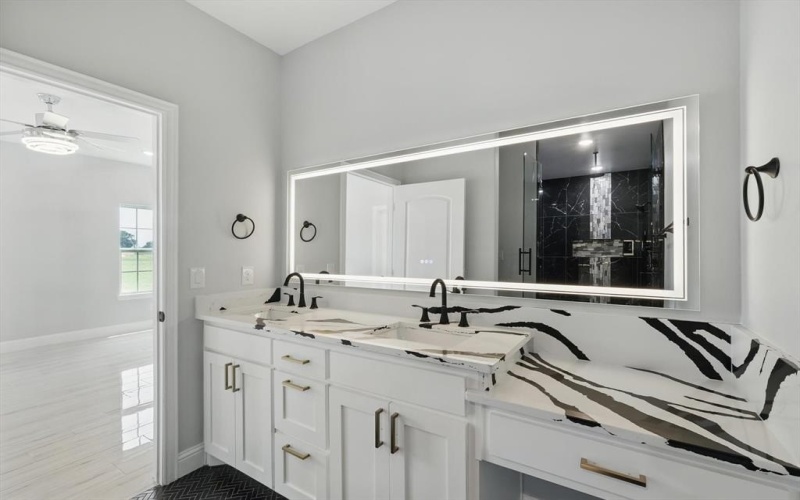 732 County Road 3424, Bridgeport, TX 76426, 4 Habitaciones Habitaciones , ,2 BañosBaños,Residential,En Venta,732 County Road 3424,20959793