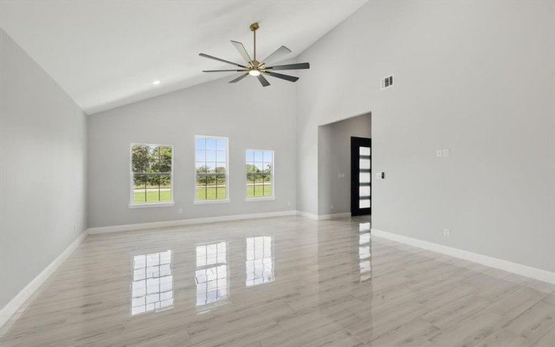 732 County Road 3424, Bridgeport, TX 76426, 4 Habitaciones Habitaciones , ,2 BañosBaños,Residential,En Venta,732 County Road 3424,20959793