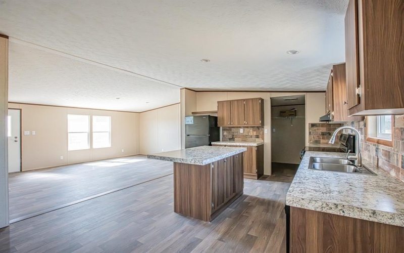 215 Overland Trail, Bridgeport, TX 76426, 4 Bedrooms Bedrooms, ,2 BathroomsBathrooms,Residential,For Sale,215 Overland Trail,20960032
