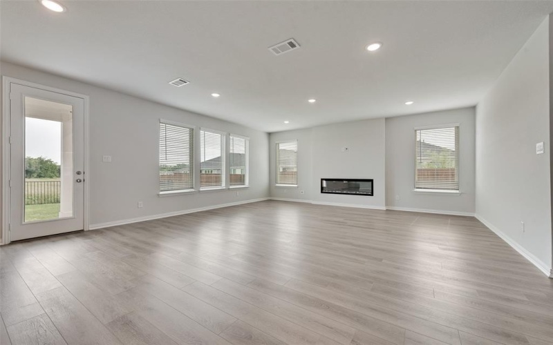 808 Hayes Court, Crowley, TX 76036, 4 Habitaciones Habitaciones , ,2 BañosBaños,Residential,En Venta,808 Hayes Court,20960236