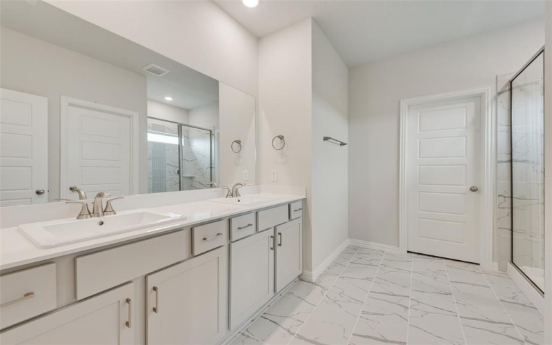 808 Hayes Court, Crowley, TX 76036, 4 Habitaciones Habitaciones , ,2 BañosBaños,Residential,En Venta,808 Hayes Court,20960236