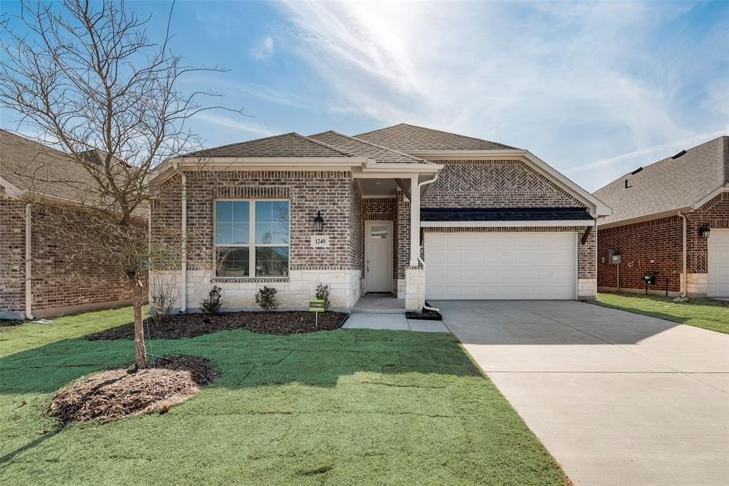 1240 Redcoat Drive, Forney, TX 75126, 4 Bedrooms Bedrooms, ,3 BathroomsBathrooms,Residential,For Sale,1240 Redcoat Drive,20960337