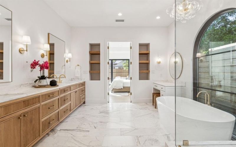 8115 Santa Clara Drive, Dallas, TX 75218, 5 Bedrooms Bedrooms, ,6 BathroomsBathrooms,Residential,For Sale,8115 Santa Clara Drive,20960401