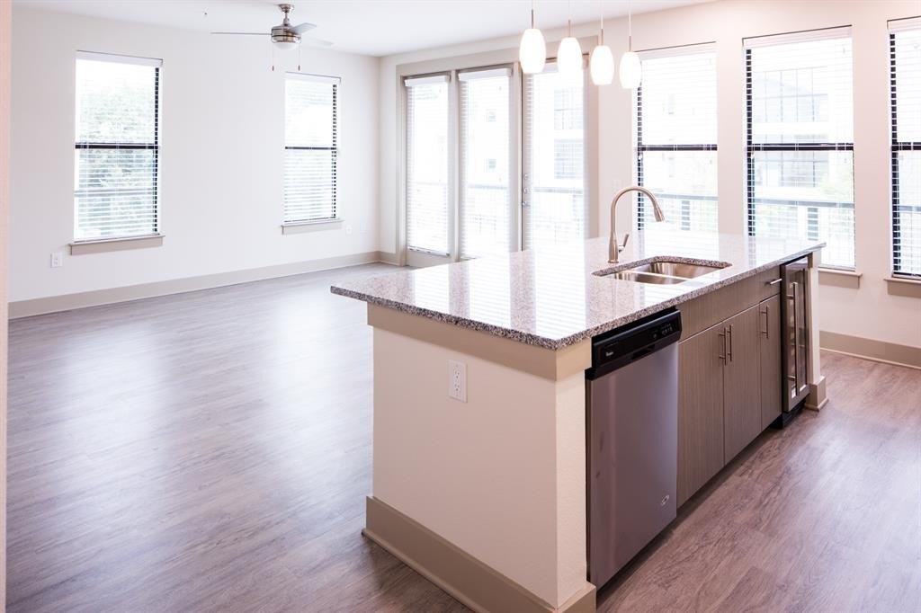 4020 Gilbert Avenue #107, Dallas, TX 75219, 2 Habitaciones Habitaciones , ,2 BañosBaños,Residential Lease,En Alquiler,4020 Gilbert Avenue,20960440