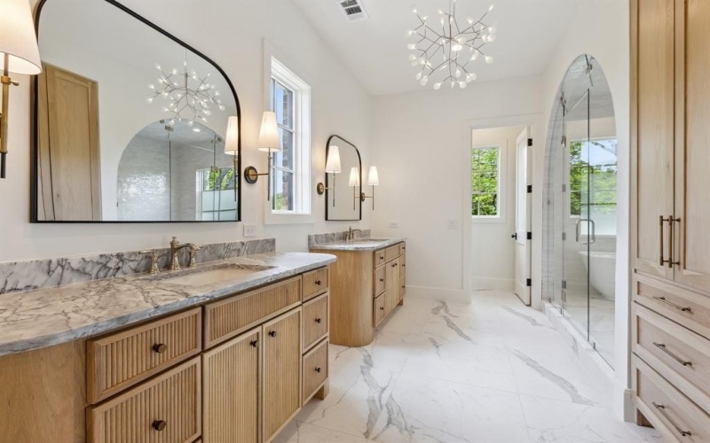 1801 Loving Avenue, Dallas, TX 75214, 4 Bedrooms Bedrooms, ,5 BathroomsBathrooms,Residential,For Sale,1801 Loving Avenue,20960740