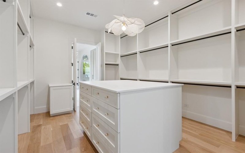 1801 Loving Avenue, Dallas, TX 75214, 4 Bedrooms Bedrooms, ,5 BathroomsBathrooms,Residential,For Sale,1801 Loving Avenue,20960740