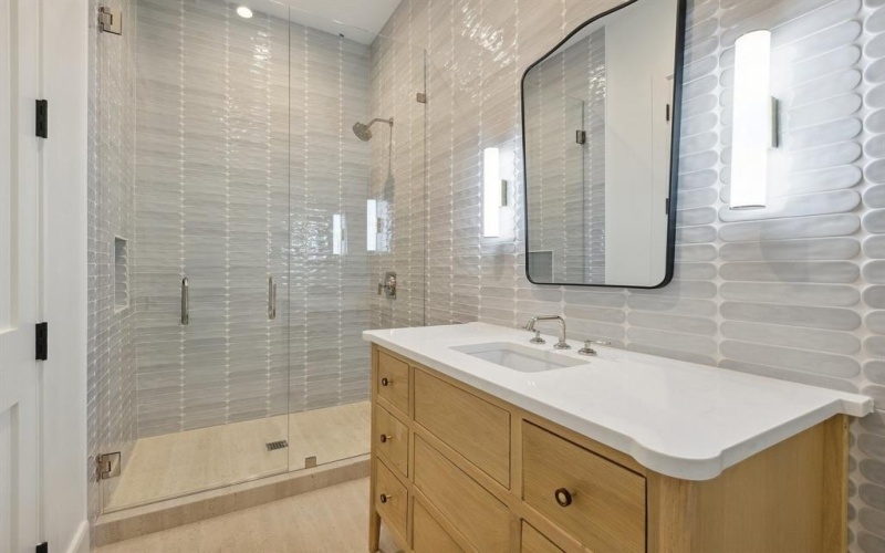 1801 Loving Avenue, Dallas, TX 75214, 4 Bedrooms Bedrooms, ,5 BathroomsBathrooms,Residential,For Sale,1801 Loving Avenue,20960740