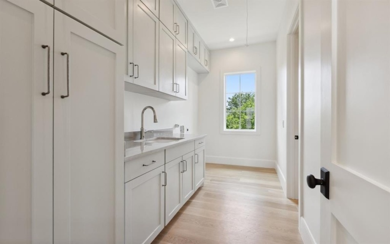 1801 Loving Avenue, Dallas, TX 75214, 4 Bedrooms Bedrooms, ,5 BathroomsBathrooms,Residential,For Sale,1801 Loving Avenue,20960740