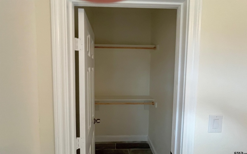 225 S Quille, Mt Pleasant, TX 75455, 4 Bedrooms Bedrooms, ,2 BathroomsBathrooms,Residential,For Sale,225 S Quille,25008674