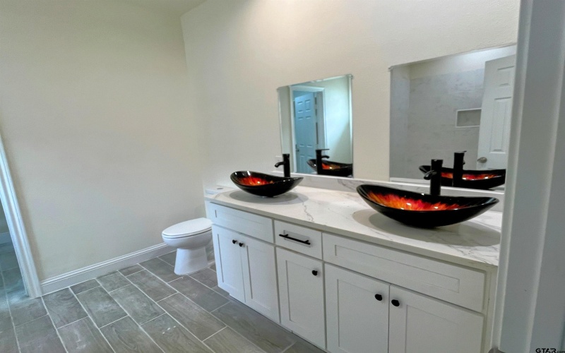 225 S Quille, Mt Pleasant, TX 75455, 4 Bedrooms Bedrooms, ,2 BathroomsBathrooms,Residential,For Sale,225 S Quille,25008674