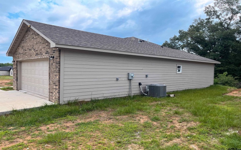 225 S Quille, Mt Pleasant, TX 75455, 4 Bedrooms Bedrooms, ,2 BathroomsBathrooms,Residential,For Sale,225 S Quille,25008674