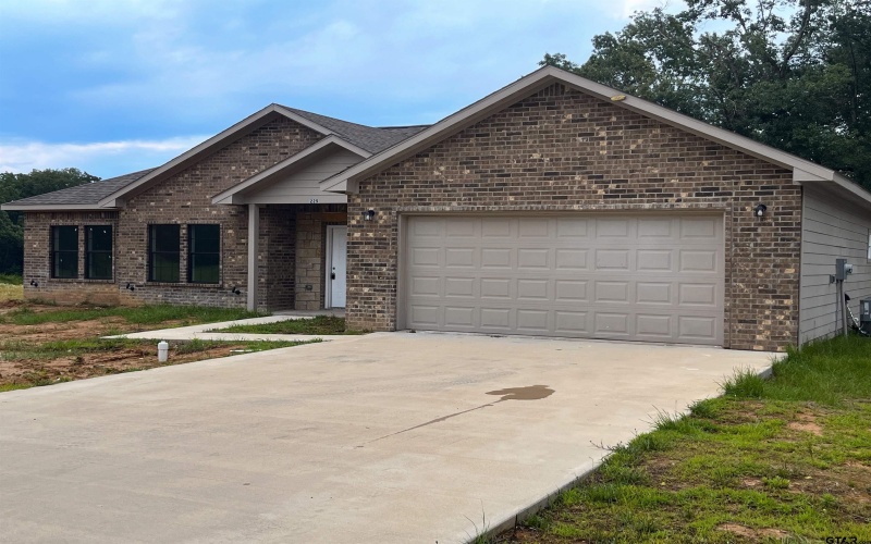225 S Quille, Mt Pleasant, TX 75455, 4 Bedrooms Bedrooms, ,2 BathroomsBathrooms,Residential,For Sale,225 S Quille,25008674