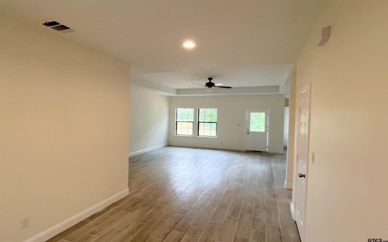 225 S Quille, Mt Pleasant, TX 75455, 4 Bedrooms Bedrooms, ,2 BathroomsBathrooms,Residential,For Sale,225 S Quille,25008674