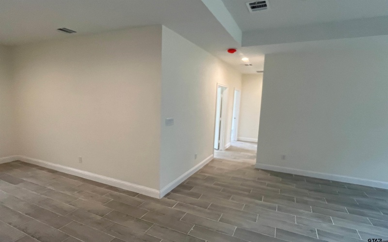 225 S Quille, Mt Pleasant, TX 75455, 4 Bedrooms Bedrooms, ,2 BathroomsBathrooms,Residential,For Sale,225 S Quille,25008674