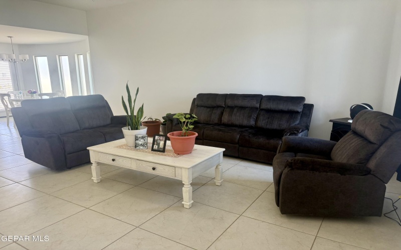 13862 Paseo Bosque Avenue, El Paso, TX 79928, 4 Bedrooms Bedrooms, ,2 BathroomsBathrooms,Residential,For Sale,13862 Paseo Bosque Avenue,924036