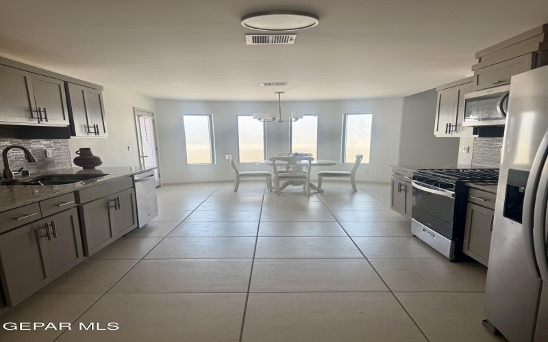 13862 Paseo Bosque Avenue, El Paso, TX 79928, 4 Bedrooms Bedrooms, ,2 BathroomsBathrooms,Residential,For Sale,13862 Paseo Bosque Avenue,924036