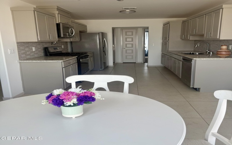 13862 Paseo Bosque Avenue, El Paso, TX 79928, 4 Bedrooms Bedrooms, ,2 BathroomsBathrooms,Residential,For Sale,13862 Paseo Bosque Avenue,924036