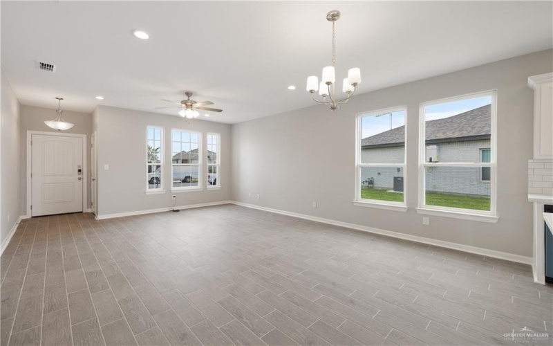 825 S Templo Dorado, Mission, TX 78572, 4 Bedrooms Bedrooms, ,3 BathroomsBathrooms,Residential,For Sale,825 S Templo Dorado,473084