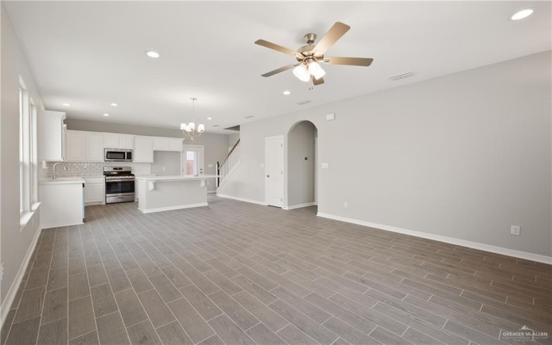 825 S Templo Dorado, Mission, TX 78572, 4 Bedrooms Bedrooms, ,3 BathroomsBathrooms,Residential,For Sale,825 S Templo Dorado,473084