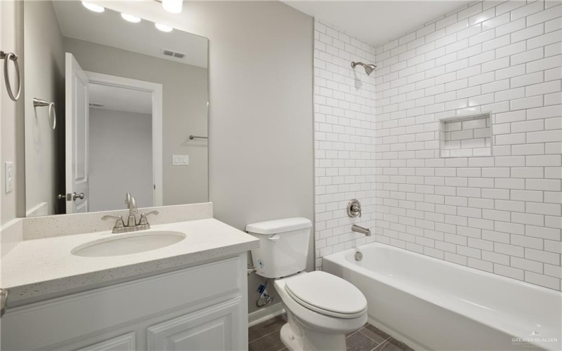 825 S Templo Dorado, Mission, TX 78572, 4 Bedrooms Bedrooms, ,3 BathroomsBathrooms,Residential,For Sale,825 S Templo Dorado,473084