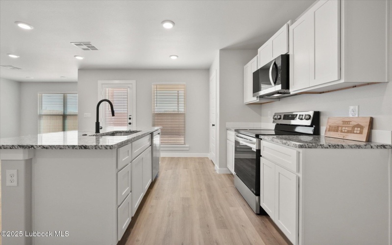 14505 Paris Avenue, Lubbock, TX 79423, 3 Habitaciones Habitaciones , ,2 BañosBaños,Residential,En Venta,14505 Paris Avenue,202555897
