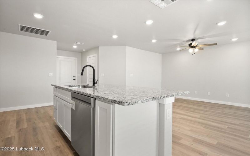 14505 Paris Avenue, Lubbock, TX 79423, 3 Habitaciones Habitaciones , ,2 BañosBaños,Residential,En Venta,14505 Paris Avenue,202555897