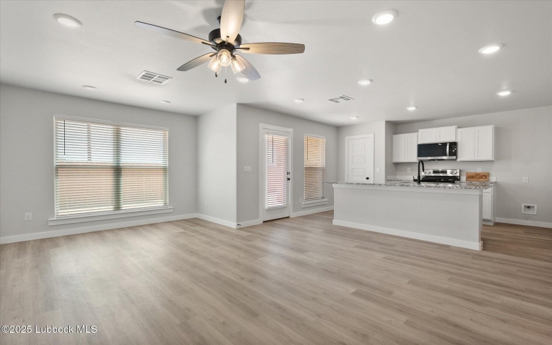 14505 Paris Avenue, Lubbock, TX 79423, 3 Habitaciones Habitaciones , ,2 BañosBaños,Residential,En Venta,14505 Paris Avenue,202555897