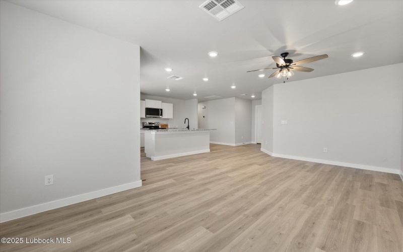 14505 Paris Avenue, Lubbock, TX 79423, 3 Habitaciones Habitaciones , ,2 BañosBaños,Residential,En Venta,14505 Paris Avenue,202555897