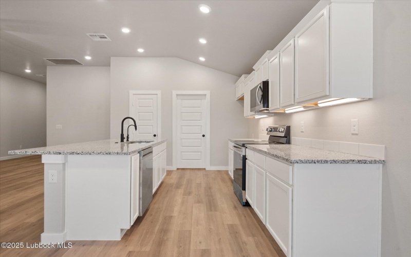 6005 Volney Avenue, Lubbock, TX 79407, 3 Bedrooms Bedrooms, ,2 BathroomsBathrooms,Residential,For Sale,6005 Volney Avenue,202555898