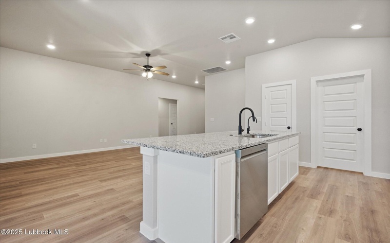 6005 Volney Avenue, Lubbock, TX 79407, 3 Bedrooms Bedrooms, ,2 BathroomsBathrooms,Residential,For Sale,6005 Volney Avenue,202555898
