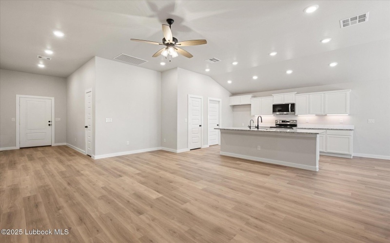 6005 Volney Avenue, Lubbock, TX 79407, 3 Bedrooms Bedrooms, ,2 BathroomsBathrooms,Residential,For Sale,6005 Volney Avenue,202555898