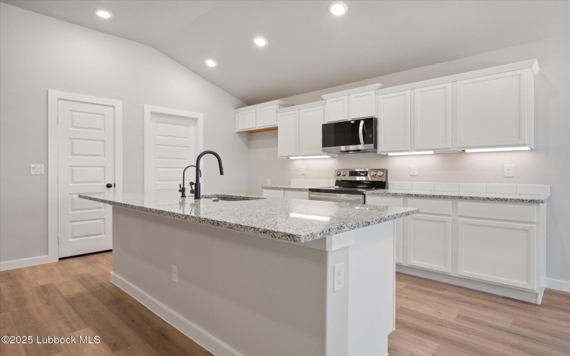 6005 Volney Avenue, Lubbock, TX 79407, 3 Bedrooms Bedrooms, ,2 BathroomsBathrooms,Residential,For Sale,6005 Volney Avenue,202555898