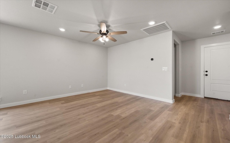 6010 Volney Avenue, Lubbock, TX 79407, 3 Habitaciones Habitaciones , ,2 BañosBaños,Residential,En Venta,6010 Volney Avenue,202555899