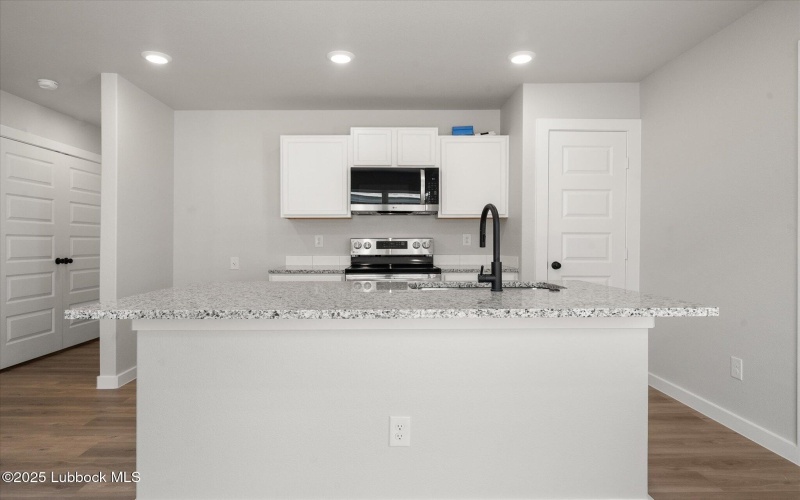 6010 Volney Avenue, Lubbock, TX 79407, 3 Habitaciones Habitaciones , ,2 BañosBaños,Residential,En Venta,6010 Volney Avenue,202555899