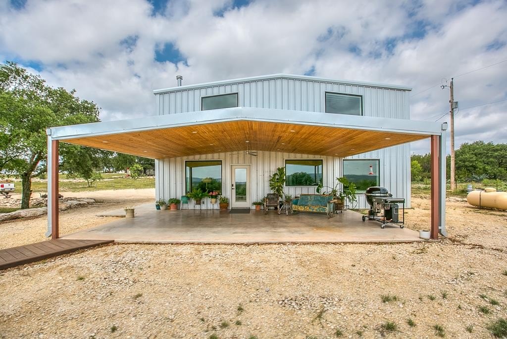 19621 Bluff Rd, Christoval, TX 76935, 8 Bedrooms Bedrooms, ,8 BathroomsBathrooms,Residential,For Sale,19621 Bluff Rd,127730