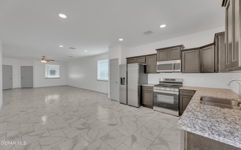 15221 Apex Court, El Paso, TX 79938, 3 Bedrooms Bedrooms, ,1 BathroomBathrooms,Residential,For Sale,15221 Apex Court,924086