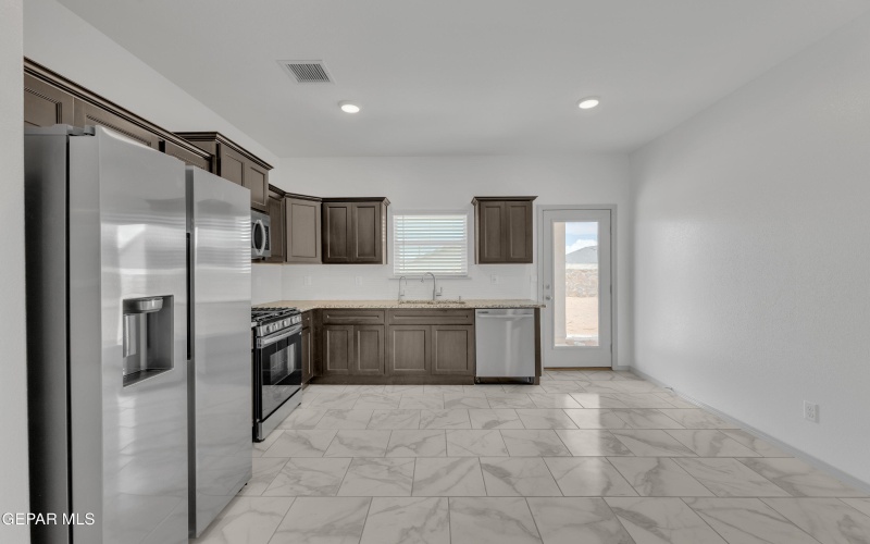 15221 Apex Court, El Paso, TX 79938, 3 Bedrooms Bedrooms, ,1 BathroomBathrooms,Residential,For Sale,15221 Apex Court,924086
