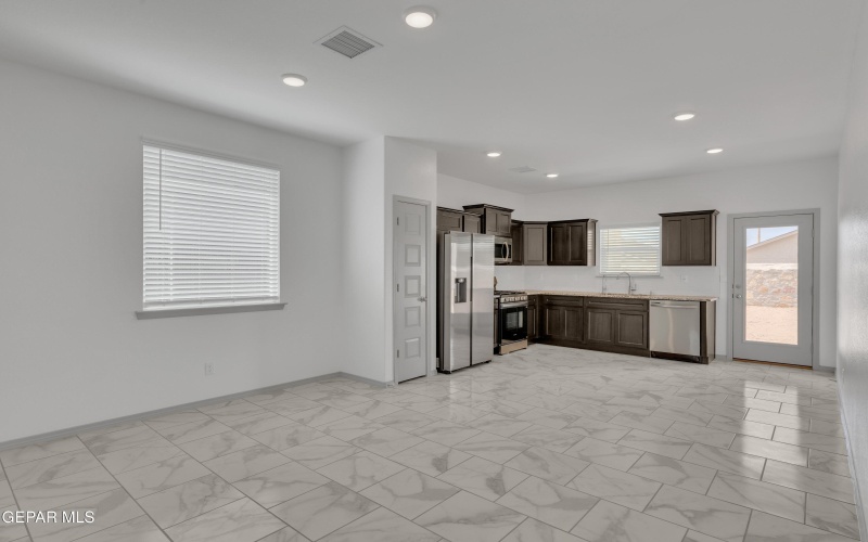 15221 Apex Court, El Paso, TX 79938, 3 Bedrooms Bedrooms, ,1 BathroomBathrooms,Residential,For Sale,15221 Apex Court,924086