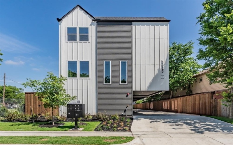 5320 Reiger Avenue #101, Dallas, TX 75214, 2 Habitaciones Habitaciones , ,2 BañosBaños,Residential,En Venta,5320 Reiger Avenue,20910925