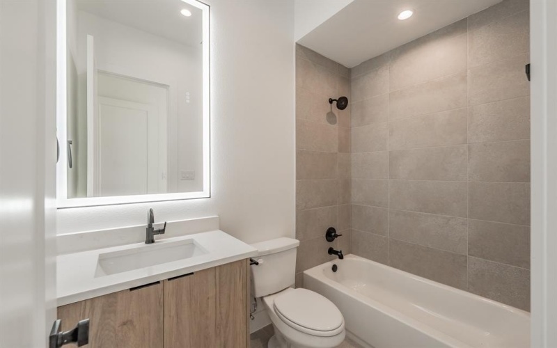 5320 Reiger Avenue #101, Dallas, TX 75214, 2 Habitaciones Habitaciones , ,2 BañosBaños,Residential,En Venta,5320 Reiger Avenue,20910925