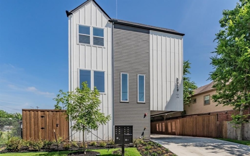 5320 Reiger Avenue #101, Dallas, TX 75214, 2 Habitaciones Habitaciones , ,2 BañosBaños,Residential,En Venta,5320 Reiger Avenue,20910925