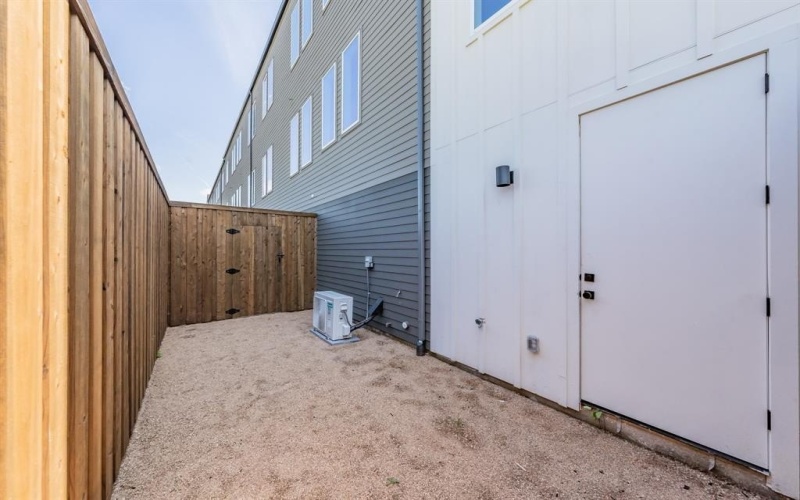 5320 Reiger Avenue #101, Dallas, TX 75214, 2 Habitaciones Habitaciones , ,2 BañosBaños,Residential,En Venta,5320 Reiger Avenue,20910925