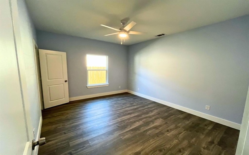 1317 E Tucker Street, Fort Worth, TX 76104, 4 Habitaciones Habitaciones , ,2 BañosBaños,Residential,En Venta,1317 E Tucker Street,20938981