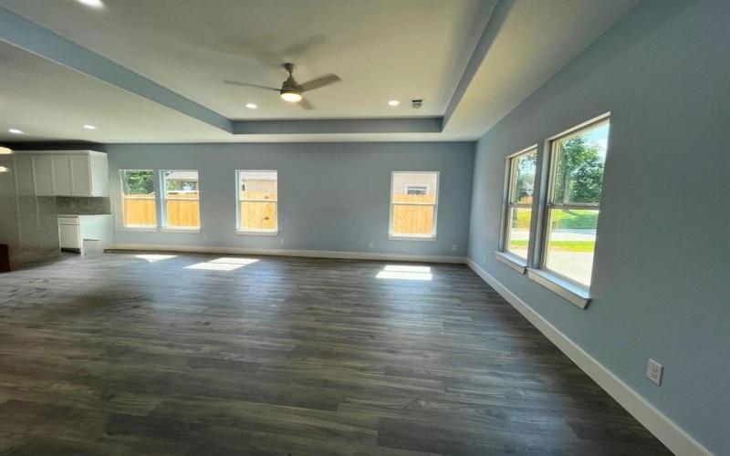 1317 E Tucker Street, Fort Worth, TX 76104, 4 Habitaciones Habitaciones , ,2 BañosBaños,Residential,En Venta,1317 E Tucker Street,20938981