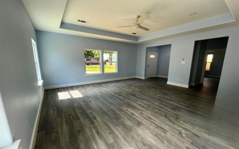 1317 E Tucker Street, Fort Worth, TX 76104, 4 Habitaciones Habitaciones , ,2 BañosBaños,Residential,En Venta,1317 E Tucker Street,20938981